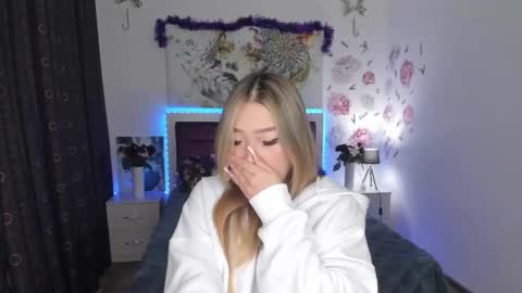 Melissa online show from December 9, 3:44 pm