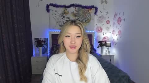 Melissa online show from December 8, 7:43 pm