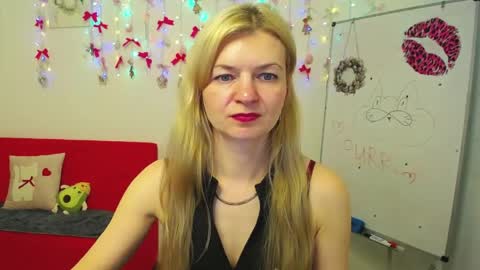 Melissa online show from April 1, 1:41 pm