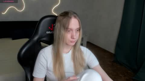 mellisadream online show from October 13, 2:02 am