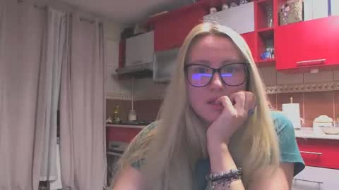 Melly online show from February 8, 10:13 pm