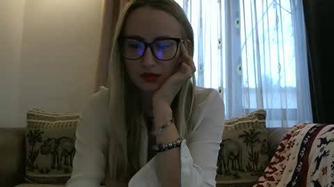 Melly online show from November 17, 7:22 am