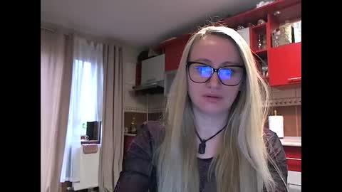 Melly online show from February 13, 9:01 am