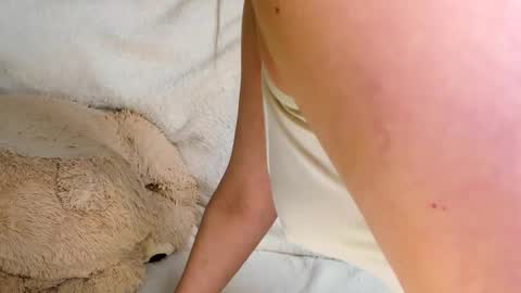 MelMooon online show from March 14, 2:10 pm