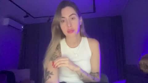 Snapshot of melodie_sweet chatting on October 6, 4:25 pm Melodie online show from October 6, 4:25 pm