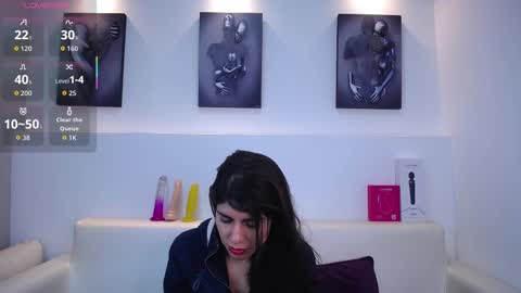 Snapshot of melodiroux_ chatting on October 1, 3:44 pm Melodi online show from October 1, 3:44 pm