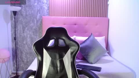 Snapshot of melody_bleir chatting on October 3, 9:23 pm Melody online show from October 3, 9:23 pm
