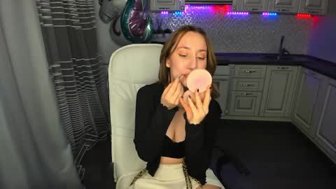 Kaylie online show from February 4, 4:05 am