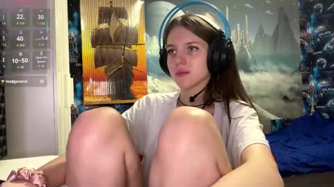 Hi Im Aria 18 years old online show from November 25, 1:54 pm