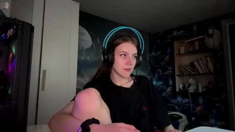 Snapshot of melonygriffen chatting on September 21, 12:09 pm Hi Im Aria 18 years old online show from September 21, 12:09 pm
