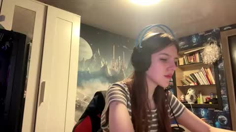 Snapshot of melonygriffen chatting on September 27, 3:10 pm Hi Im Aria 18 years old online show from September 27, 3:10 pm