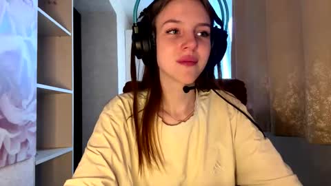 Snapshot of melonygriffen chatting on October 3, 2:25 pm Hi Im Aria 18 years old online show from October 3, 2:25 pm