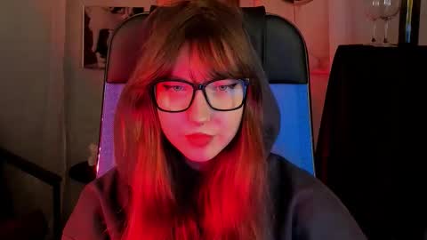 Mia online show from October 15, 3:13 pm