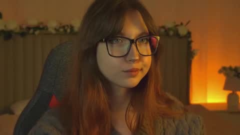 Mia online show from October 8, 3:40 pm