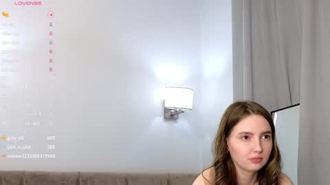 Snapshot of mendaciouss chatting on March 3, 4:47 pm Hello My name is Lily online show from March 3, 4:47 pm