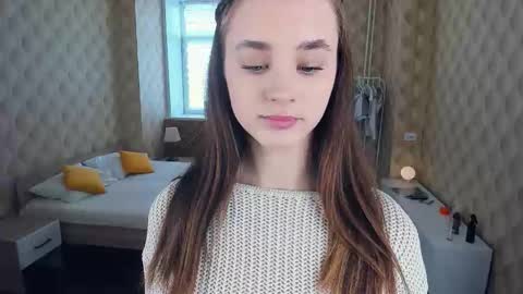 Snapshot of meoww_meows chatting on October 9, 9:48 am Julie online show from October 9, 9:48 am
