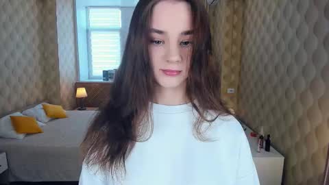 Snapshot of meoww_meows chatting on October 12, 9:13 am Julie online show from October 12, 9:13 am