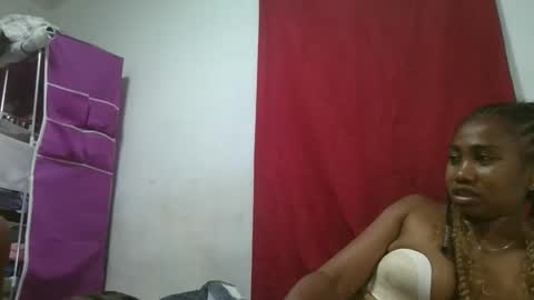Snapshot of meraldaaaa chatting on October 5, 7:10 pm meraldaaaa online show from October 5, 7:10 pm