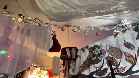 gurlnips online show from March 7, 4:34 am