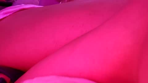 gurlnips online show from February 2, 9:51 am