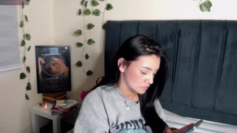 Snapshot of merilynwhithe_ chatting on September 19, 3:32 am Merilyn online show from September 19, 3:32 am