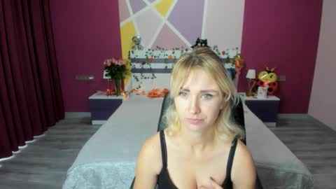 merymidnight online show from October 10, 7:03 am