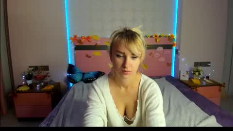 merymidnight online show from October 3, 6:43 am