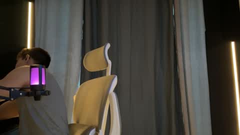 Snapshot of mettew22cm chatting on October 19, 8:41 am mettew22cm online show from October 19, 8:41 am