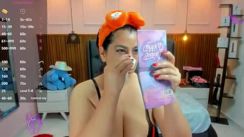 Snapshot of meylagia chatting on October 6, 3:24 am meylagia online show from October 6, 3:24 am