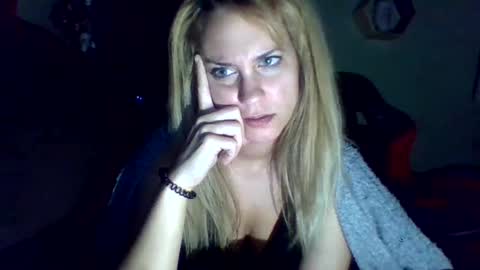 Snapshot of mezzy69 chatting on September 28, 8:45 am mezzy69 online show from September 28, 8:45 am