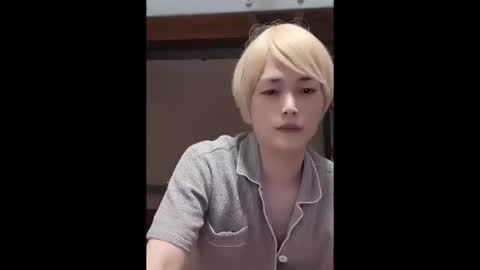 Snapshot of mgnhiroyuki chatting on October 10, 10:10 am mgnhiroyuki online show from October 10, 10:10 am