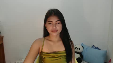 mia online show from February 12, 5:05 am