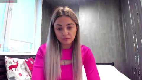 Mia online show from December 15, 3:13 am