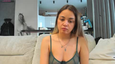 Mia online show from May 6, 2:50 am