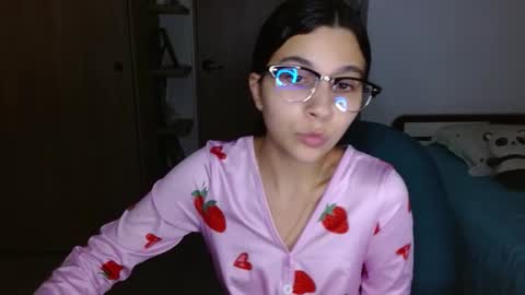 Mia online show from February 25, 4:16 am