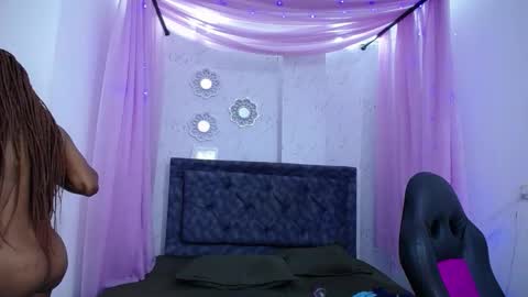 Snapshot of mia__thomson_ chatting on September 26, 1:41 pm MIA online show from September 26, 1:41 pm