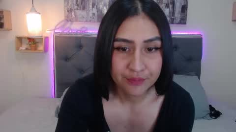 Snapshot of mia_ayra chatting on October 14, 5:16 pm M I A A Y R A online show from October 14, 5:16 pm