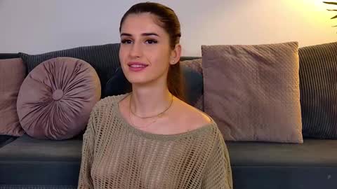 Freya Allen online show from February 17, 9:14 pm