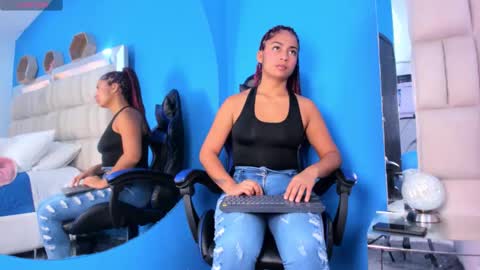 Mia  online show from November 18, 2:42 pm