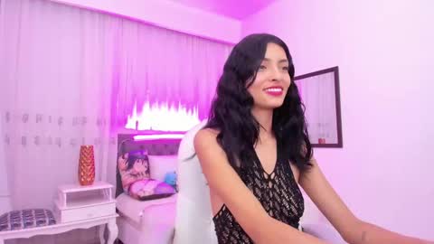 Mia online show from October 27, 8:20 pm