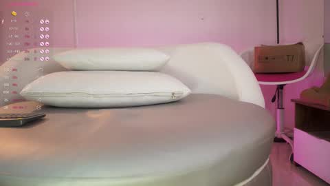 Snapshot of mia_coliin chatting on October 12, 12:53 pm Anna online show from October 12, 12:53 pm