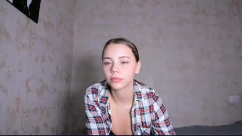 Snapshot of mia_com chatting on February 26, 1:22 pm Mia next stream Thursday 1400 UTC1 Friday 1400 UTC1 online show from February 26, 1:22 pm