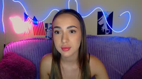 Snapshot of mia_cutie77 chatting on September 17, 10:30 am mia_cutie77 online show from September 17, 10:30 am