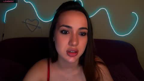 mia_cutie77 online show from November 27, 10:34 am