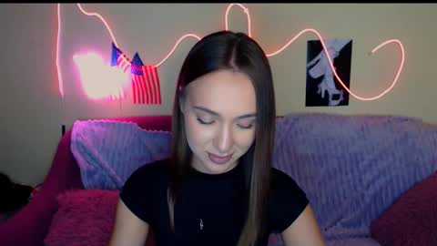Snapshot of mia_cutie77 chatting on September 19, 11:03 am mia_cutie77 online show from September 19, 11:03 am