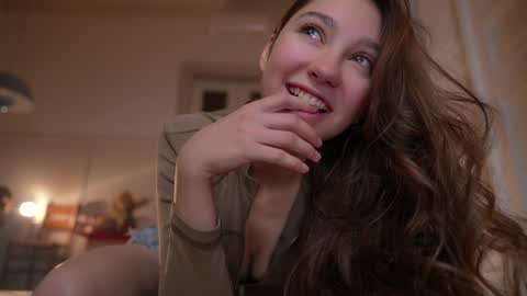 Snapshot of mia_dynasty chatting on October 5, 4:36 pm Mia online show from October 5, 4:36 pm