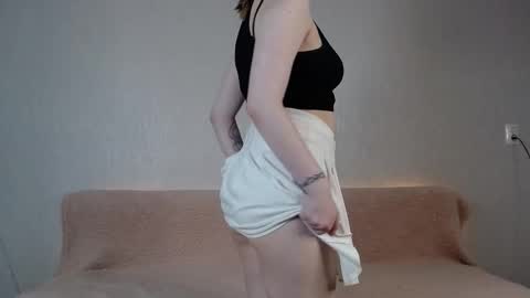 Mia online show from January 15, 3:10 pm