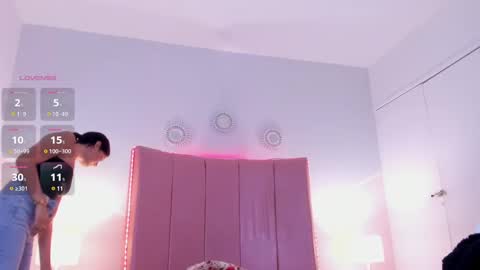 Snapshot of mia_greco_ chatting on February 8, 7:59 pm mia_greco_ online show from February 8, 7:59 pm