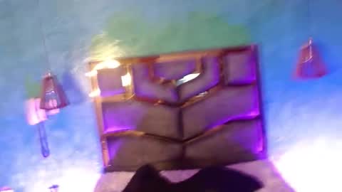 Mia online show from November 28, 1:13 am