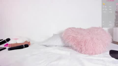  I am Mia  online show from April 13, 2:43 pm